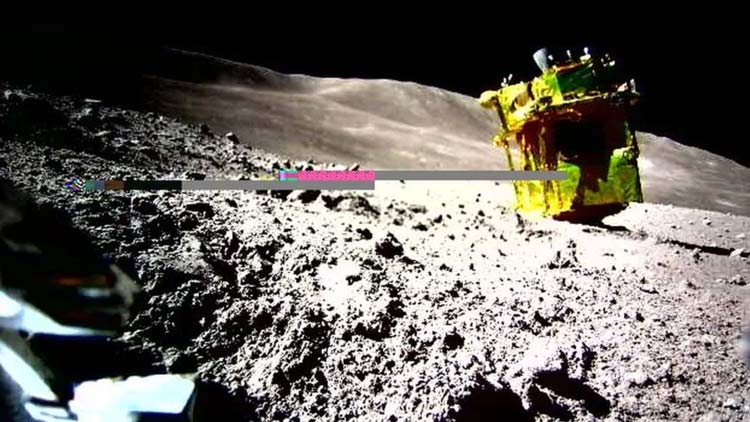 فرود SLIM روی سطح ماه