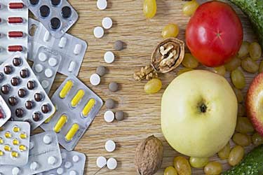اینفوگرافیک: مصرف همزمان این خوراکی‌ها و داروها می‌تواند قاتل جانتان شود