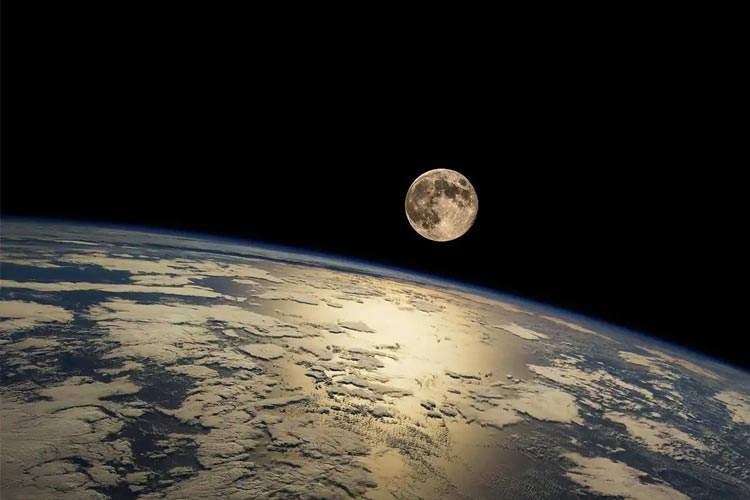 ناسا بقایای انسانی را به کره ماه می‌فرستد