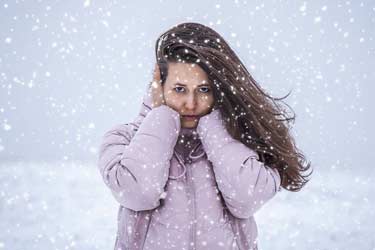 چرا سرما اشک به چشم انسان می‌آورد؟
