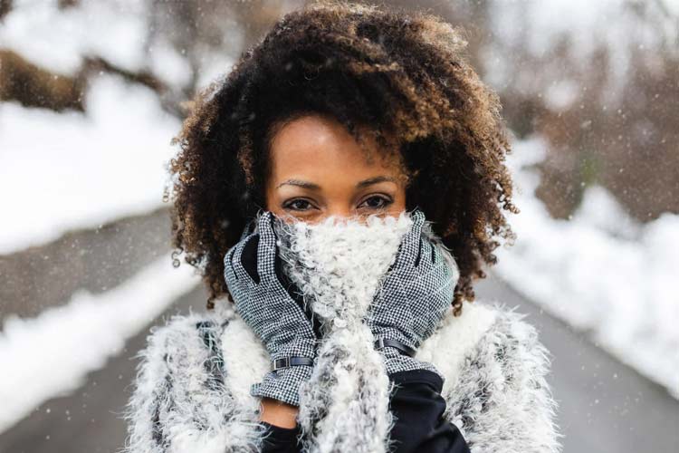 چگونه با خشکی پوست در زمستان مقابله کنیم