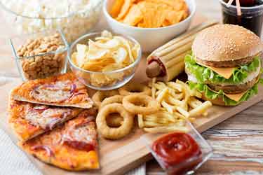 غذاهای فراوری شده چگونه باعث چاقی می‌شوند؟