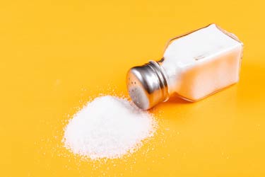 همه آنچه که باید درباره مصرف نمک بدانیم