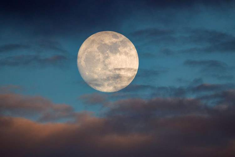 کره ماه چگونه به شکل فعلی خود درآمده است؟