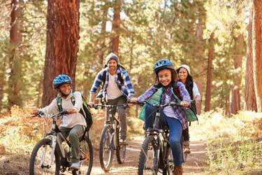 دوچرخه‌سواری به طول عمر و کاهش درد زانو کمک می‌کند
